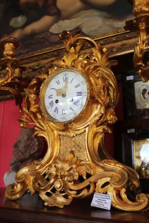 “Mantel clock and pair of candelabra in the Baroque style XIX century” - photo 3