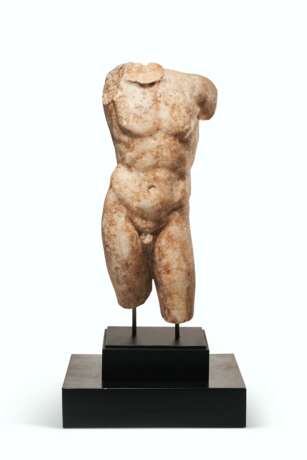 A ROMAN MARBLE MALE TORSO - photo 1