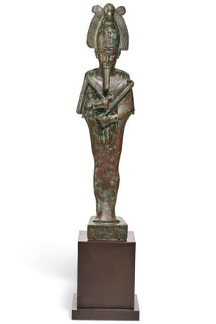 AN EGYPTIAN BRONZE OSIRIS WITH SILVER-INLAID EYES - фото 1