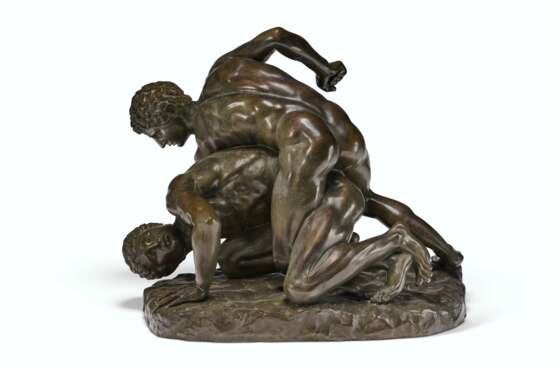 A BRONZE GROUP OF THE WRESTLERS - фото 1