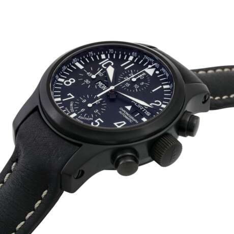 FORTIS B-42 Fliegerchronograph DayDate "Black" - photo 4