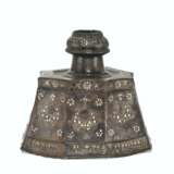 A SILVER AND COPPER-INLAID BRONZE CANDLESTICK - photo 1