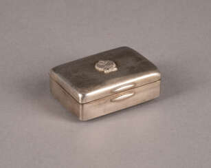 A SMALL SILVER PILL BOX WITH IMPERIAL EAGLE