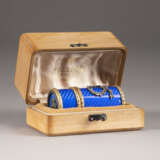 A SILVER-GILT AND GUILLOCHÉ ENAMEL BOX WITHIN FITTED CASE - Foto 1