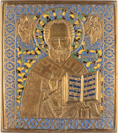 A LARGE BRASS AND ENAMEL ICON SHOWING ST. NICHOLAS OF MYRA - фото 1