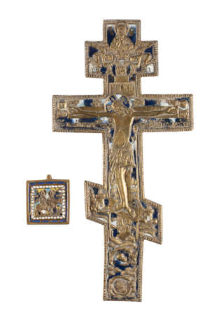 A LARGE CRUCIFIX AND A SMALL BRASS ICON SHOWING THE SAINTS BORIS AND GLEB - фото 1