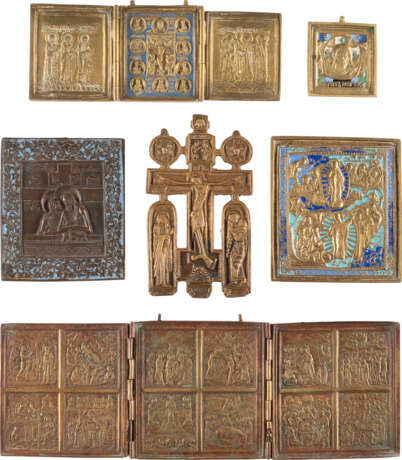 TWO TRIPTYCHS, A CRUCIFIX AND THREE BRASS ICONS SHOWING THE IMAGES OF CHRIST - фото 1
