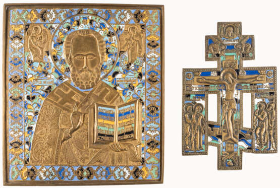 A LARGE AND ENAMEL ICON SHOWING ST. NICHOLAS OF MYRA AND A CRUCIFIX - фото 1