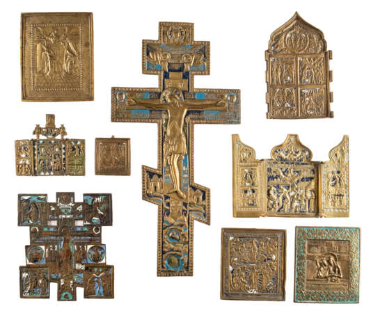 TWO CRUCIFIXES, TWO TRIPTYCHS UND FIVE BRASS ICONS AND FRAGMENTS SHOWING THE MAIN FEASTS OF THE ORTHODOX CHURCH - фото 1