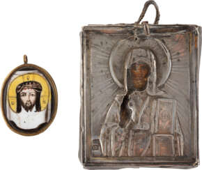 A MINIATURE ICON OF ST. PETER, METROPOLITAN OF MOSCOW WITH A SILVER OKLAD AND A FINIFT SHOWING THE MANDLYION