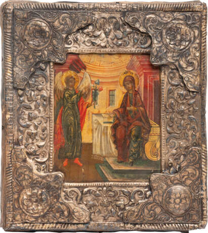 A SMALL ICON SHOWING THE ANNUNCIATION OF THE MOTHER OF GOD WITH A SILVER BASMA AND AN ICON SHOWING THE KAZANSKAYA MOTHER OF GOD - Foto 3