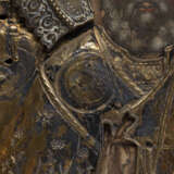 A VERY FINE ICON SHOWING ST. NICHOLAS OF MYRA WITH A SILVER-GILT OKLAD - фото 4
