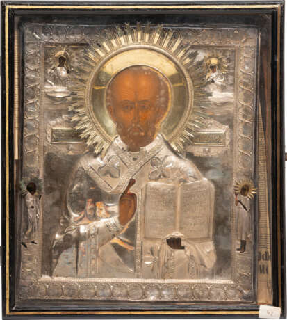 A LARGE ICON SHOWING ST. NICHOLAS OF MYRA WITH A SILVER OKLAD WITHIN KYOT - photo 3