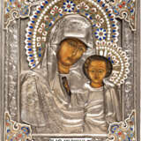 THREE ICONS SHOWING IMAGES OF THE MOTHER OF GOD AND THE MANDYLION - photo 2