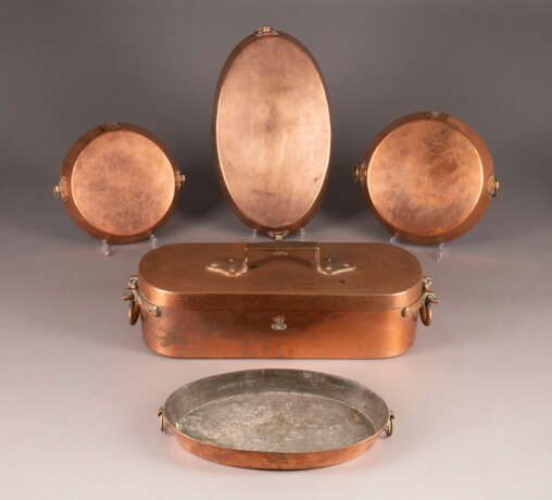 A COLLECTION OF FIVE PIECES COOKWARE WITH IMPERIAL MONOGRAM - photo 1
