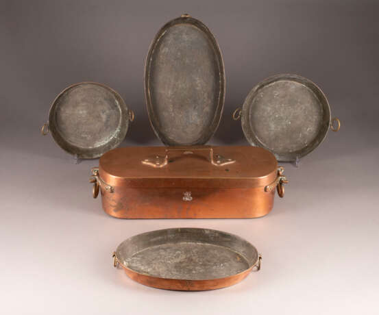 A COLLECTION OF FIVE PIECES COOKWARE WITH IMPERIAL MONOGRAM - photo 2
