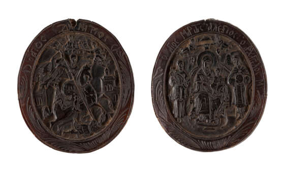A CARVED HORN MEDALLION SHOWING ST. DEMETRIUS AND THE ENTHRONED MOTHER OF GOD - photo 1