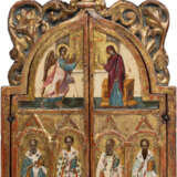 A VERY FINE TRIPTYCH SHOWING THE CRUCIFIXION OF CHRIST, THE ENTHRONED MOTHER OF GOD WITHIN A SURROUND OF PROPHETS AND SELECTED SAINTS - Foto 2