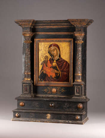 A FINE ICON SHOWING THE MADRE DELLA CONSOLAZIONE IN INTS ORIGINAL CARVED WOODEN AND GILDED FRAME - фото 6