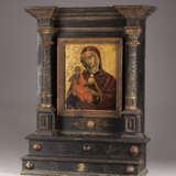 A FINE ICON SHOWING THE MADRE DELLA CONSOLAZIONE IN INTS ORIGINAL CARVED WOODEN AND GILDED FRAME - фото 6