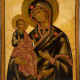 A MONUMENTAL ICON SHOWING THE THREE-HANDED MOTHER OF GOD FROM A CHURCH ICONOSTASIS - Foto 1