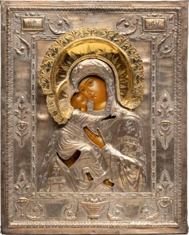 A VERY FINE AND LARGE ICON SHOWING THE VOLOKOLAMSKAYA MOTHER OF GOD WITH OKLAD - Foto 2
