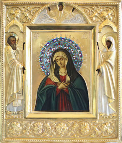 A DATED ICON SHOWING THE MOTHER OF GOD 'UMILENIE SERAFIMO-DIVEEVSKAYA' WITH A MASSIVE SILVER-GILT AND CLOISONNÉ ENAMEL OKLAD - photo 1