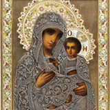 AN ICON SHOWING THE TIKHVINSKAYA MOTHER OF GOD WITH A SILVER-GILT, CLOISONNÉ ENAMEL AND FILIGREE OKLAD - фото 1