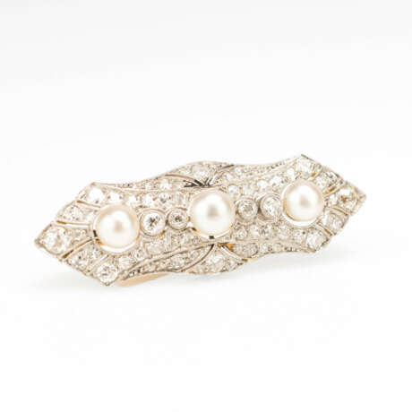 Brosche mit Perlen und Diamantbestaz Art-déco - фото 1