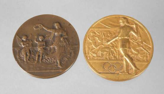 Zwei Medaillen um 1920 - photo 1