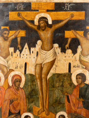 A MONUMENTAL ICON SHOWING THE CRUCIFIXION OF CHRIST FROM A CHURCH ICONOSTASIS - photo 3
