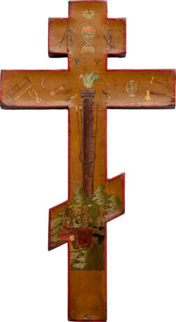 A FINE CRUCIFIX SHOWING THE SOLDIERS CAMBLING FOR CHRIST' CLOTHES, THE INSTRUMENTS OF PASSION AND THE CRUCIFIXION OF CHRIST - Foto 1