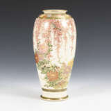 Satsuma-Vase mit Glyzinien. - Foto 1