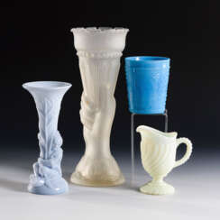 2 Vasen, Kännchen und Becher Pressglas.