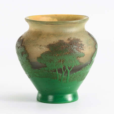 Jugendstil-Vase mit Landschaftsdekor. - фото 2