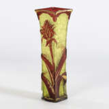 Jugendstil-Vase mit Disteldekor. - Foto 1