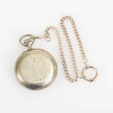 Silberne Taschenuhr mit silberner Uhrenkette. Numa Gagnebin. - Foto 2