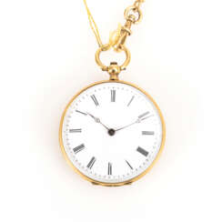 Goldene Damentaschenuhr an Uhrenkette.