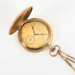 Vergoldete Savonnette an langer Uhrenkette. Alpina.