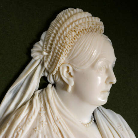 Elfenbein-Reliefbildnis: Queen Victoria, Königin von Großbritannien und Irland. - Foto 2