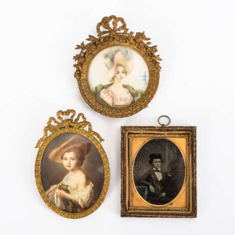 2 Damenporträt-Miniaturen und 1 Knabenbildnis-Fotografie. - фото 1
