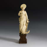 Elfenbein-Figur: Heilige Katharina. - photo 1