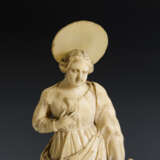 Elfenbein-Figur: Heilige Katharina. - photo 2