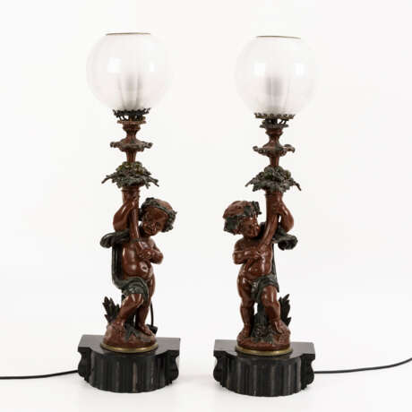 Paar Gründerzeit-Dielenlampen mit Putto. - photo 1