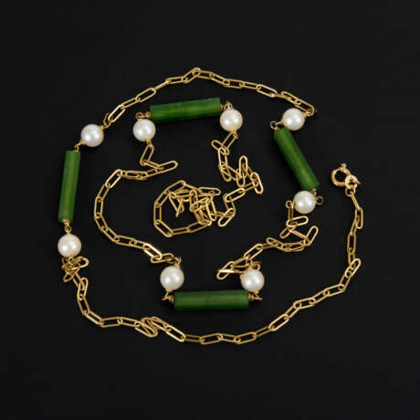 Halskette mit Zuchtperlen und Jade. - фото 1