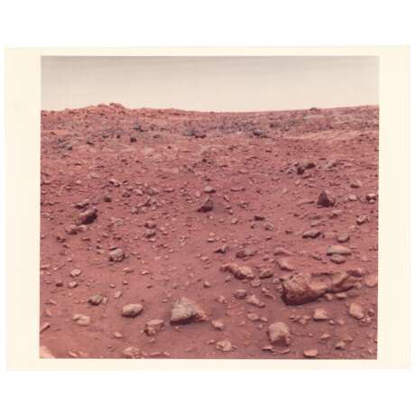 THE FIRST COLOR PHOTOGRAPH TAKEN ON THE SURFACE OF MARS, THE RED PLANET, 20 JULY 1976 - фото 2