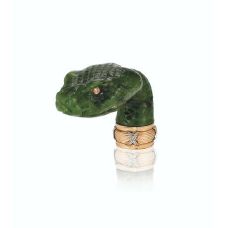 A JEWELLED AND GOLD-MOUNTED NEPHRITE CANE HANDLE - photo 1