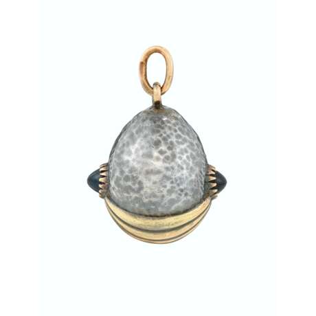 A JEWELLED SILVER AND GOLD EGG-PENDANT - photo 1