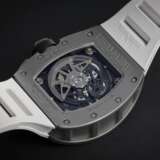 RICHARD MILLE, RM011 UAE EDITION, AN EXCLUSIVE ALL GRAY LIMITED EDITION TITANIUM FLYBACK CHRONOGRAPH - Foto 2