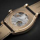 CARTIER, TORTUE XL JOUR ET NUIT, A GOLD WRISTWATCH WITH SECOND TIME ZONE AND DAY NIGHT INDICATION - фото 2